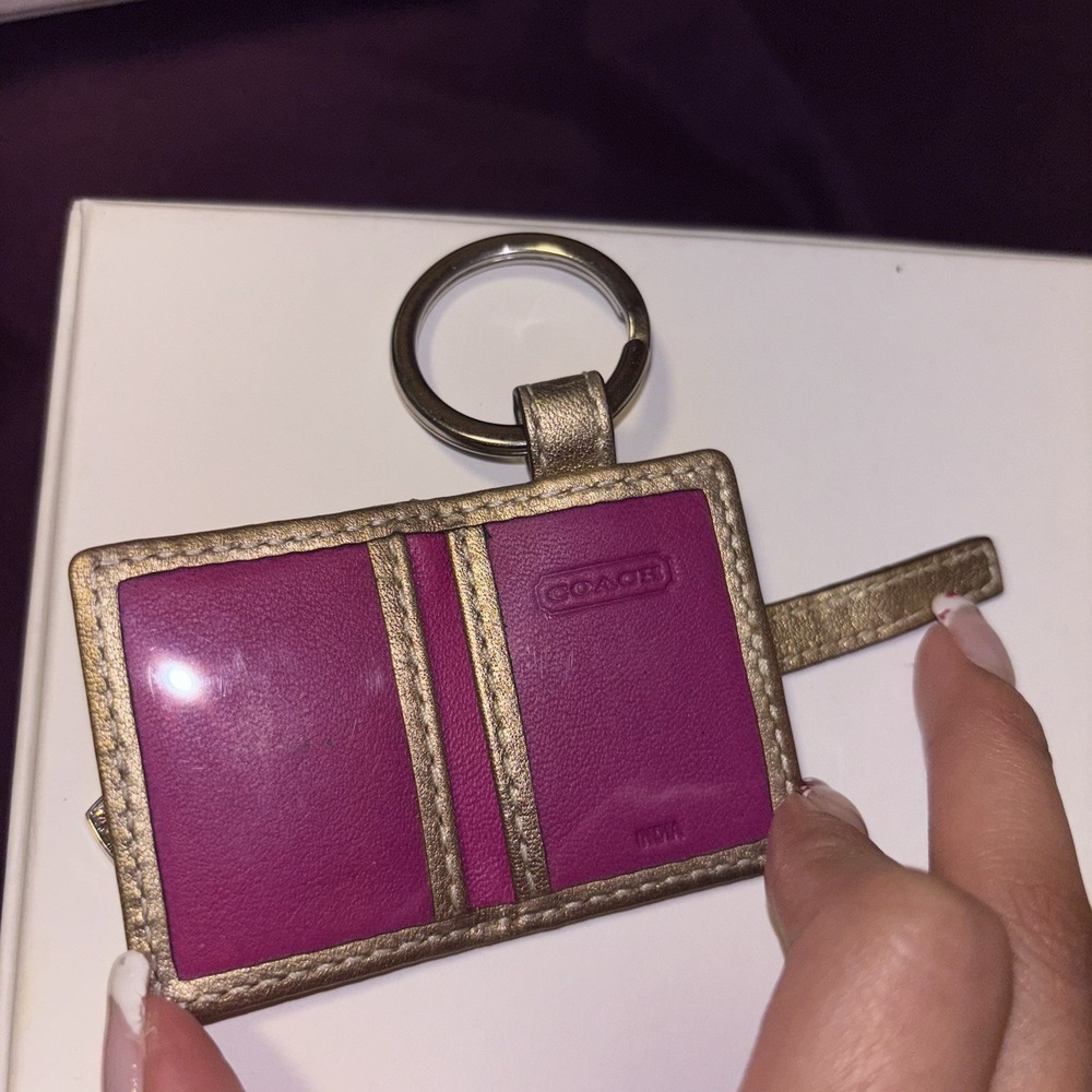 Flawed Coach Gold Heart Vtg Signature Leather Photo Frame Keychain Purse Charm - Picture 5 of 5